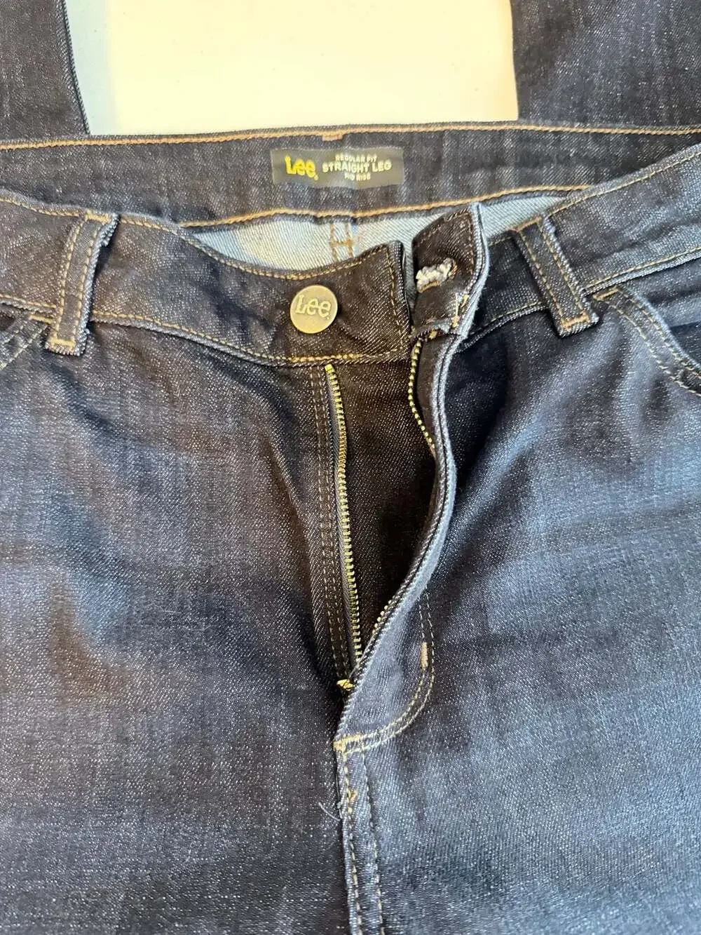 Lee Women's Regular Fit Straight Leg Mid Rise Jeans Dark Wash Size 18 Short  KD
